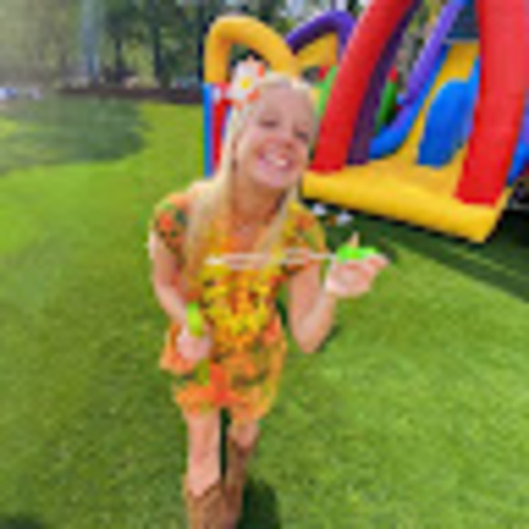 Meet your Posher, Sophie - Picture 1 of 1